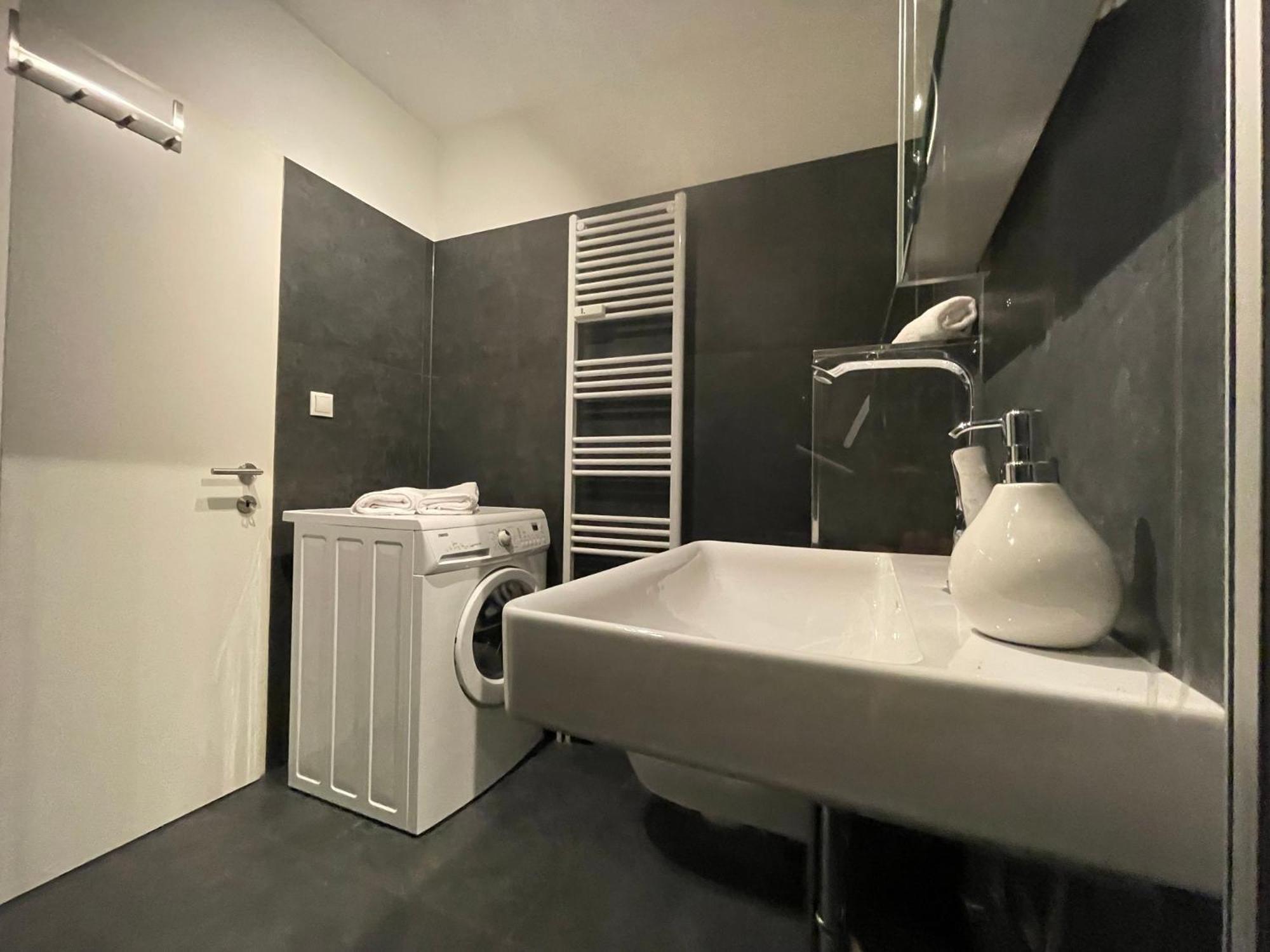 Stylische Stadt-Wohnung Bregenz - Mit Parkplatz エクステリア 写真